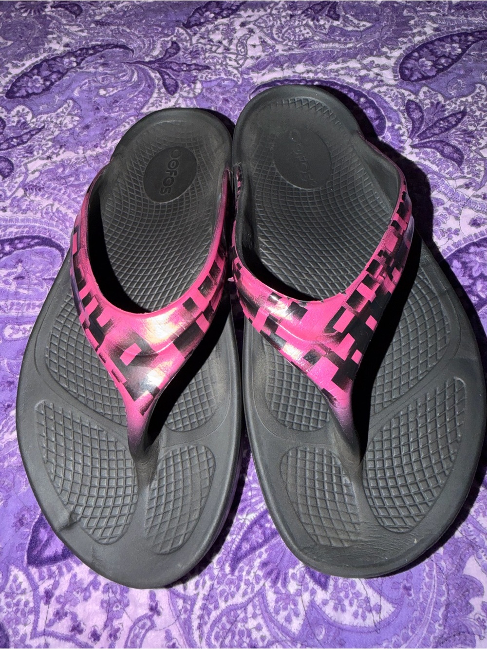 OOFOS Womens OOlala Flip Flops Sandals Limited